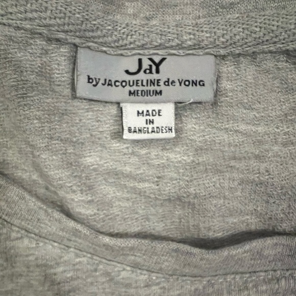 Oversized shirt super comfy and cute for casual wear or night out - Picture 3 of 5